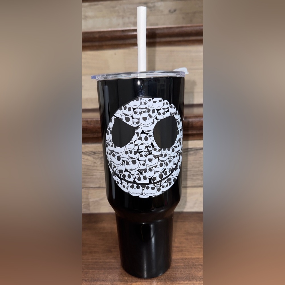 🥰 The Nightmare Before Christmas 40oz Stainless Steel Tumbler with Handle - NEW
